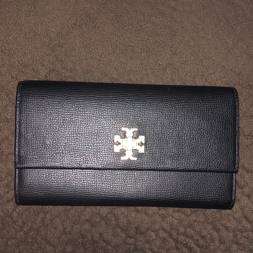 Tory Burch Kira Envelope Wallet-Black